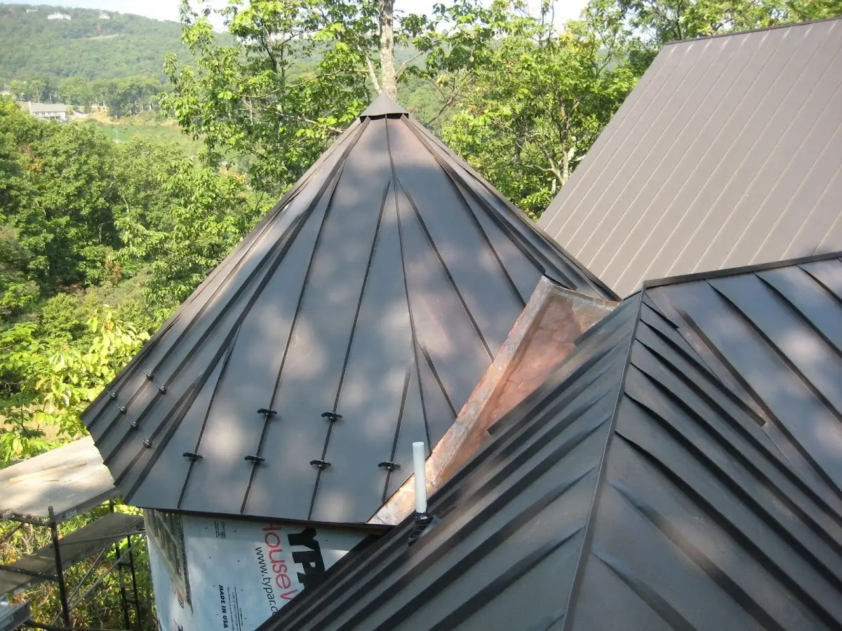 Professional Roof Tarp Installation by Craftsman Roofing in Fallsington